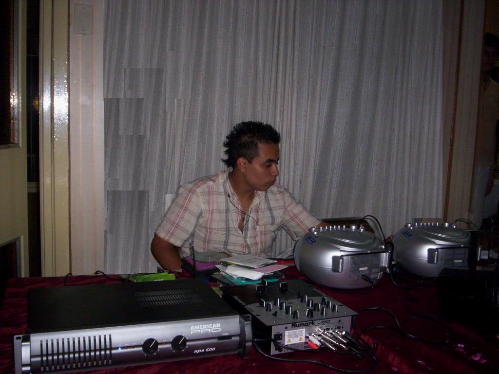 dj con equipos profesionales 