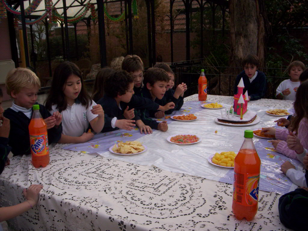 corte papas fritas y gaseosas